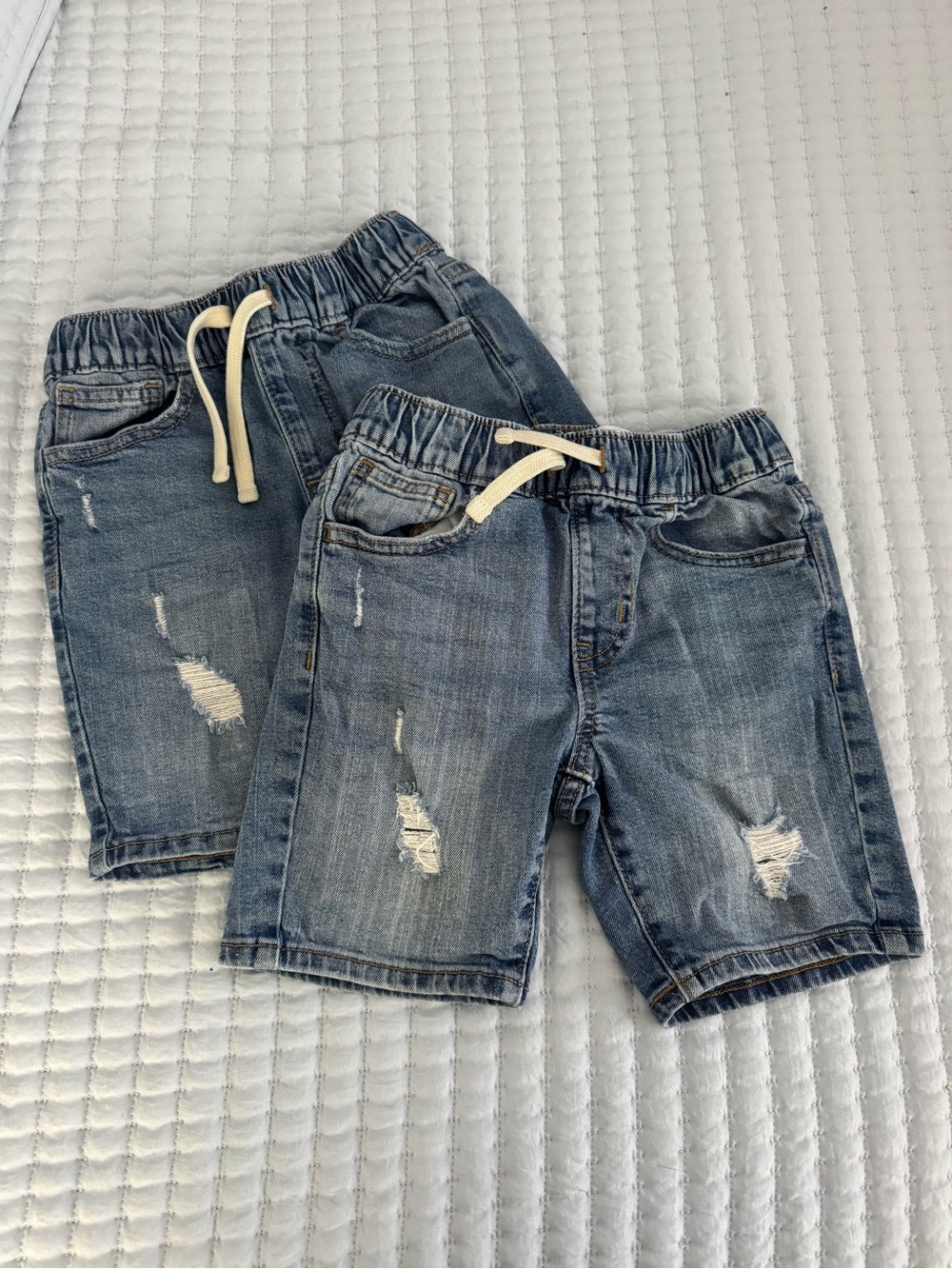 Old Navy Jean Shorts, S, 6-7 slim